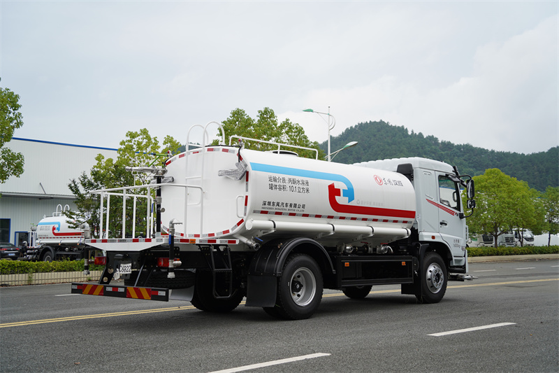 东风华神F5-200马力洒水车 12方（燃油车）